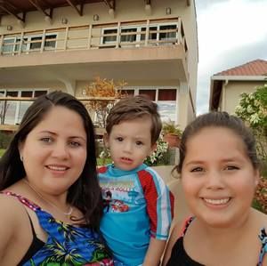 Meet your Posher, Dina